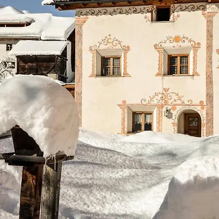 Διαμέρισμα Chasa Curtins