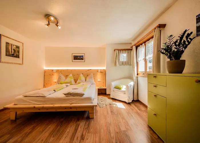 Chasa Curtins Appartement *